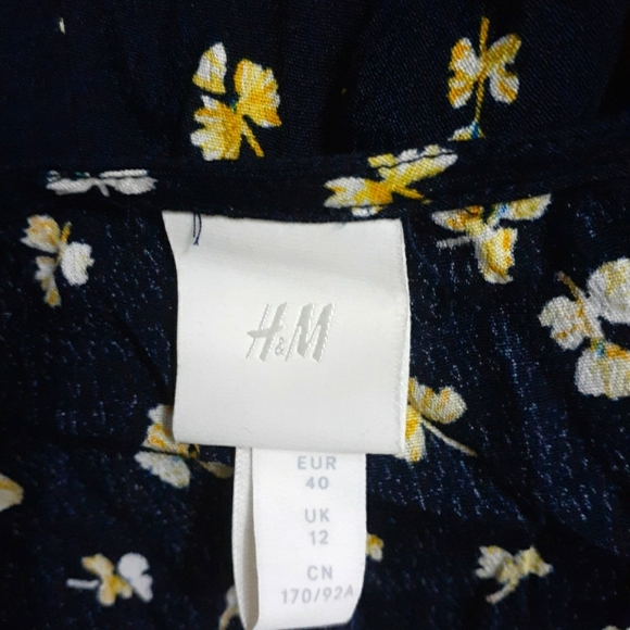 H&M dress - Picture 2 of 3